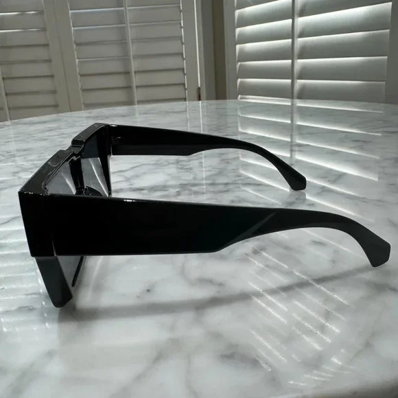 Louis Vuitton Men's Black Sunglasses